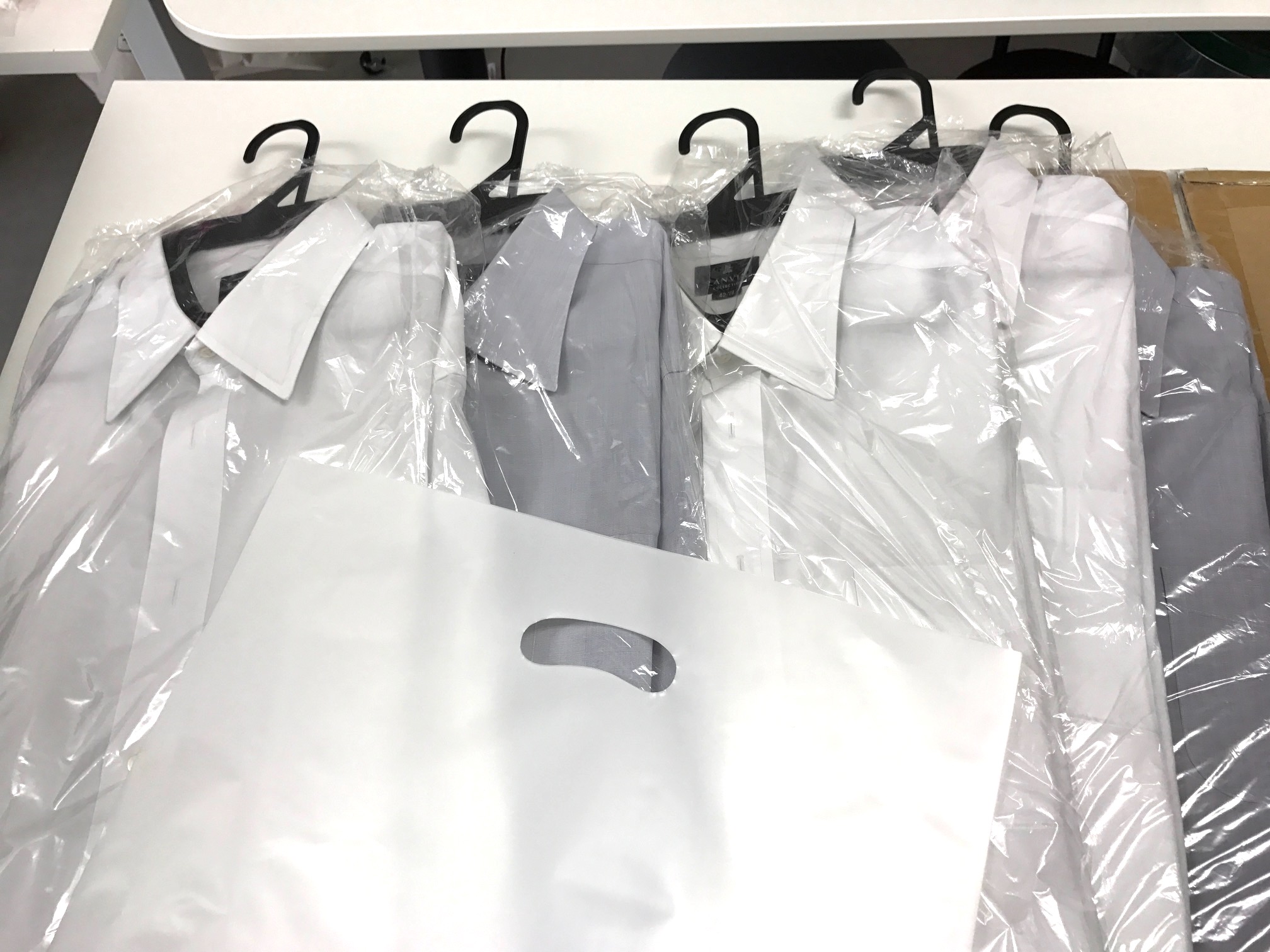 宅配クリーニングが仕上がってきました！ 当日集荷！お洗濯代行サービス「しろふわ便」ブログ