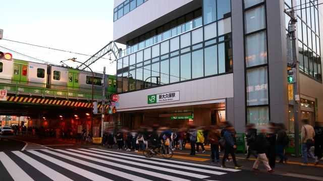 東京都新宿区大久保でのお洗濯は 洗濯代行しろふわ便へ