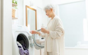 頑張りすぎない洗濯のために！シニア世帯におすすめの頻度＆アイデア