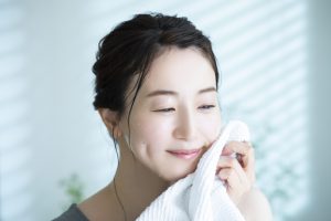 洗うほど硬くなる？新品タオルの寿命を縮めるNGな洗い方とは