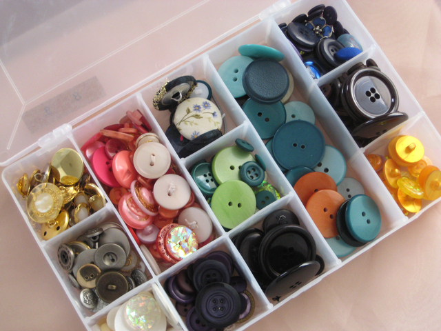 あなたのそばにもきっとある！メジャーなボタンの素材を解説