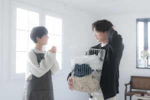 共働き夫婦、洗濯のやり方が合わない？ドラマ『Tシャツが乾くまで』から考える「名もなき家事」の解決方法